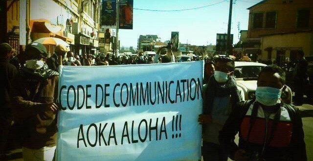 Les journalistes de nouveau dans la rue